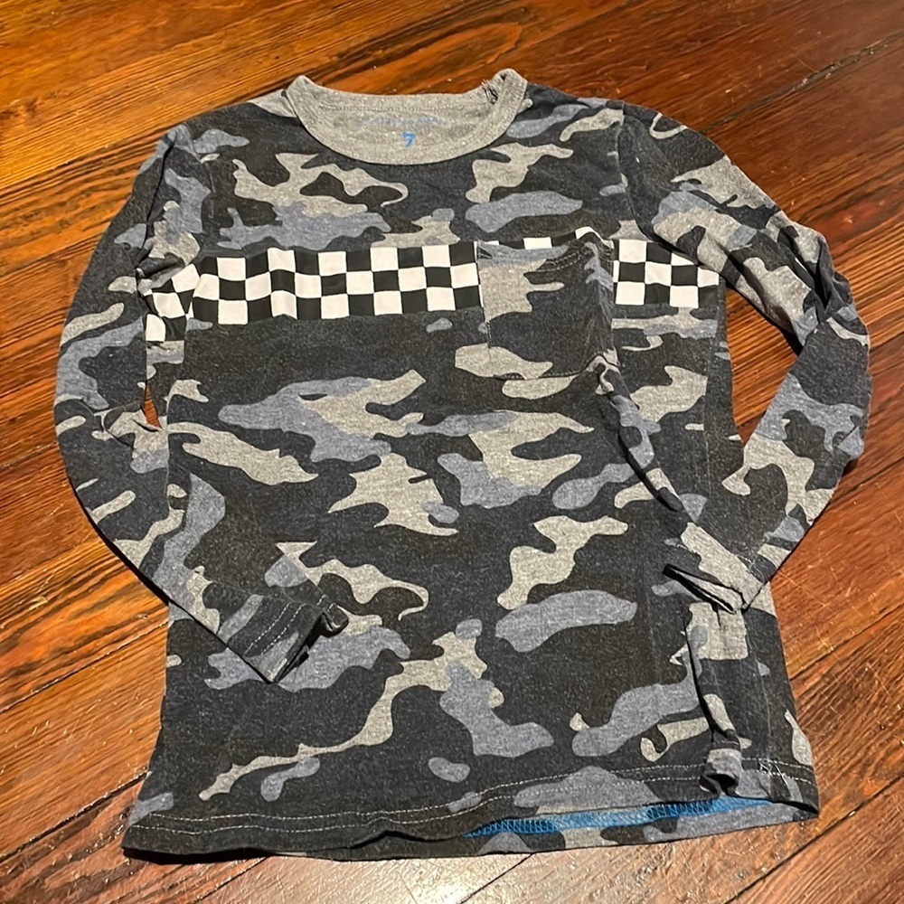 Rockets of Awesome Kidโs Camo Top Size 7